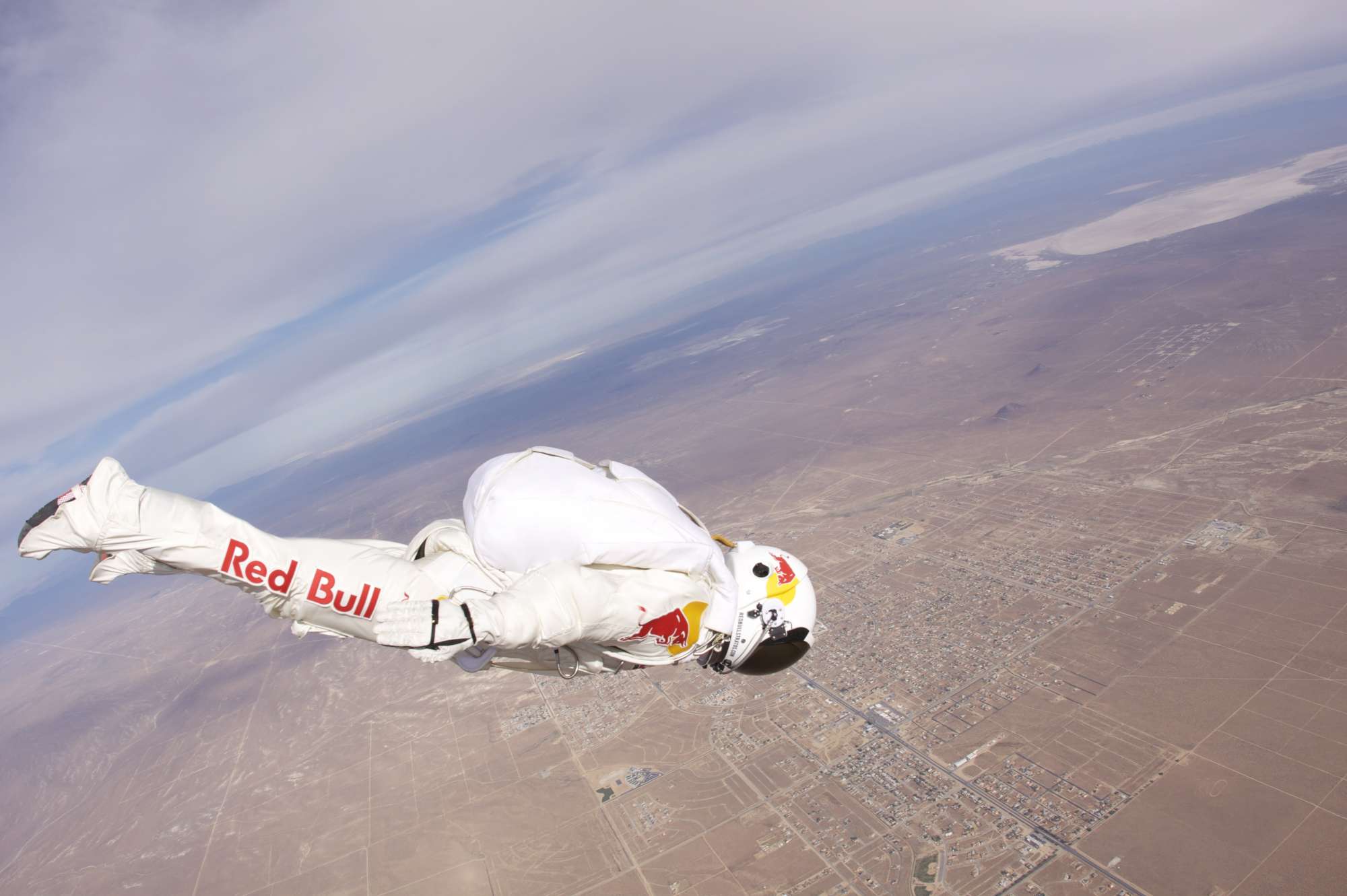 Red Bull Stratos - freefall from the edge of space